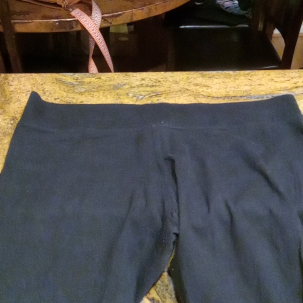 Yoga pants - Picture 2 of 3